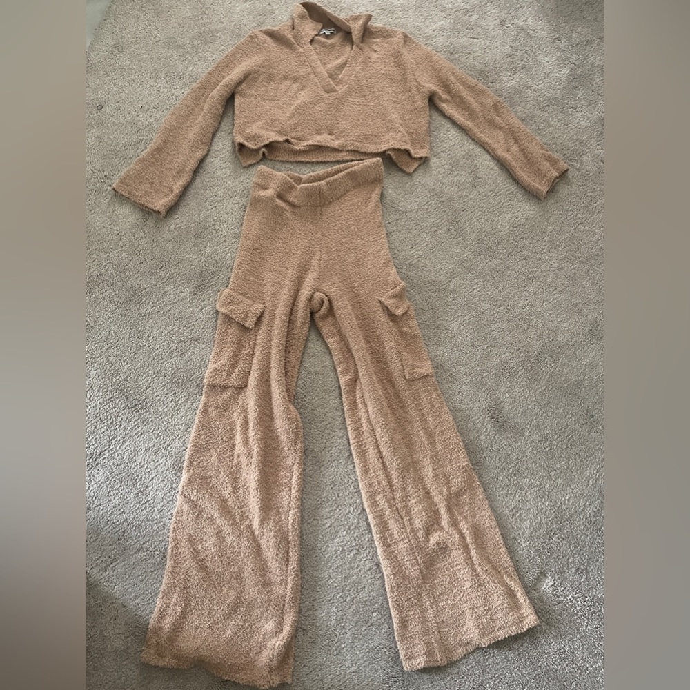 Fashion Nova Brown/beige plush set